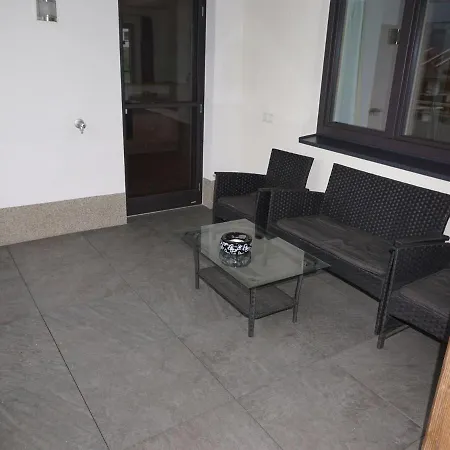 Apartment Large Flat In Near The Area